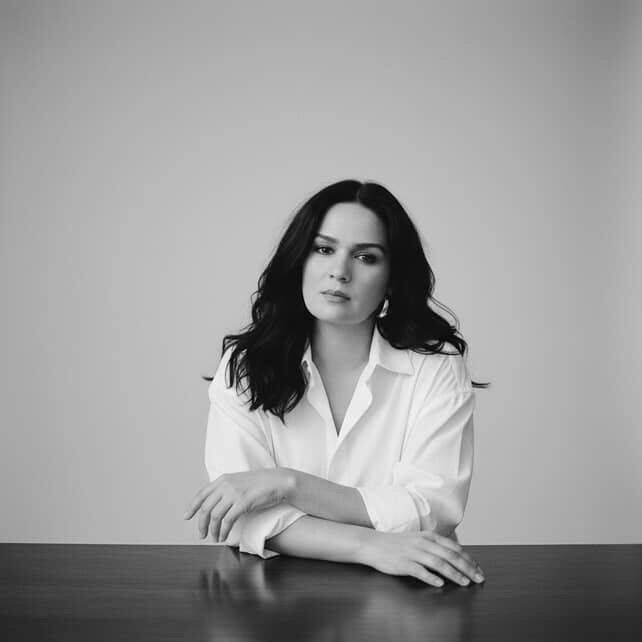 Nga Nevila Neziraj –  “Dashuria” (Poezi)